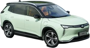 1 18 for Weimar W6 New Energy Electric Vehicle Alloy Simulation Car Model 27CM Decorated Desk Green Collection Souvenir Men Motor Vehicles Toys