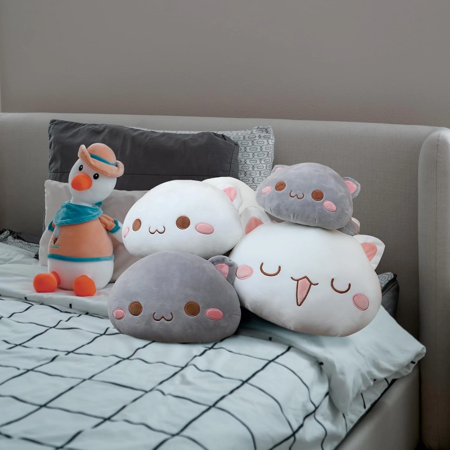 AFAN Cat Plush Toy, 19.6in Soft Kitten Doll, White Kawaii Anime Plush Cute Stuffed Animal for Kids Girls Boys