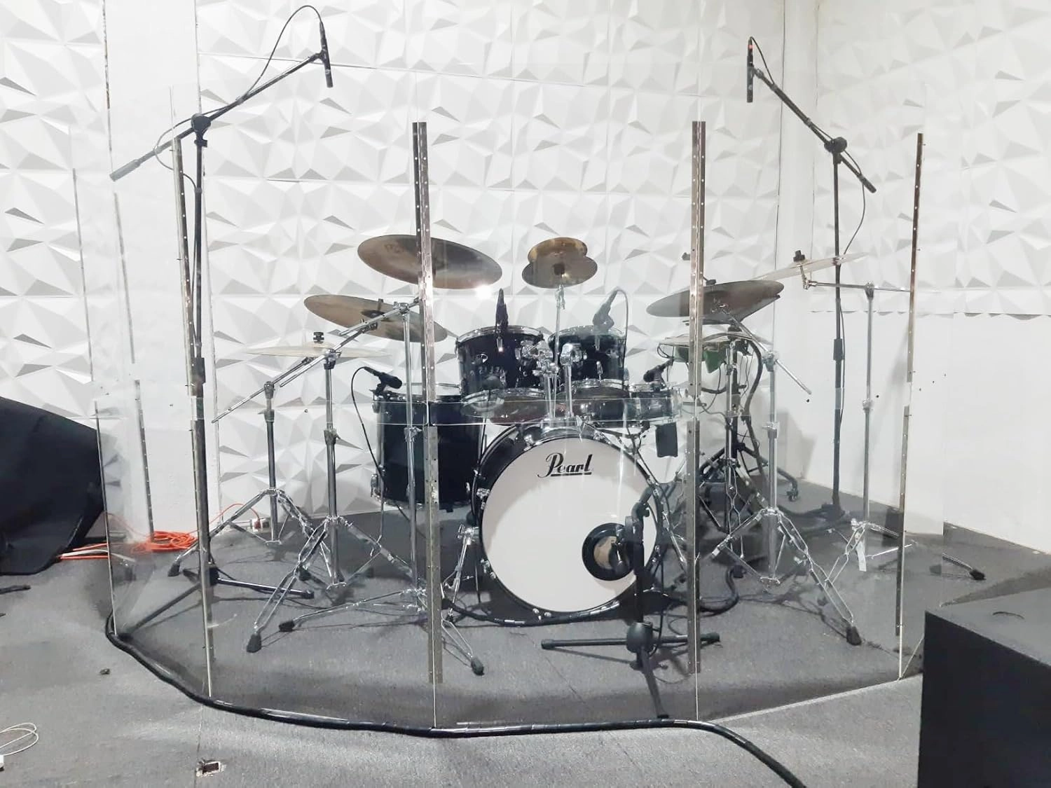 Drum Shield | Portable 5-Panel 2ft x5ft Acrylic Sound Barrier w/Deflectors | Converts to 2ftx6ft | Full-Length Stainless Steel Hinges | Drum Cage for Home, Church, Practice & Performances.