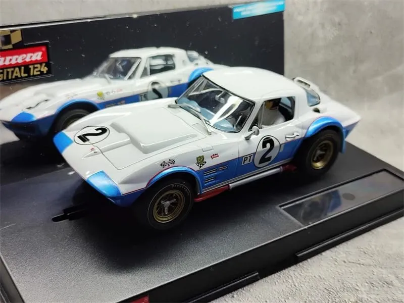 FloZ for Carrera for Corvette Track Racing Car 1/24 Truck Pre-Built Model