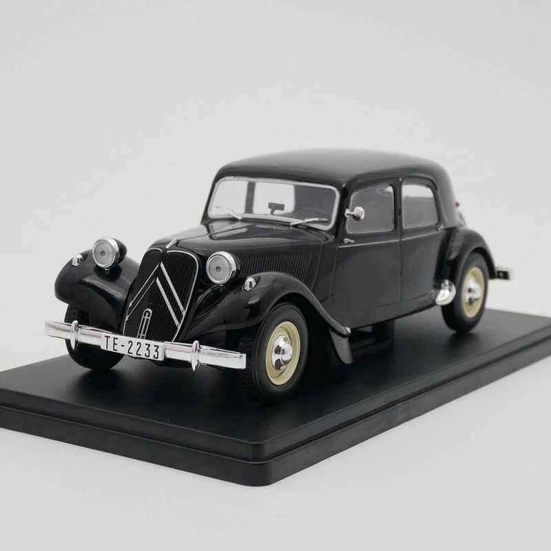 FloZ for IXO for Citroen for Traction 11B 1952 Classic Car 1:24 Truck Pre-Built Model