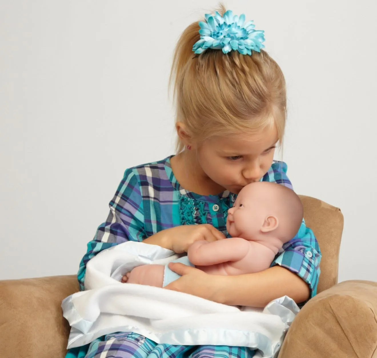 JC Toys, La Newborn First Tear | Anatomically Correct Real Girl Baby Doll | 14" All-Vinyl | Includes Hospital Blanket, Bracelet and First Baby Bottle | Made in Spain | Designed by Berenguer | Ages 2 