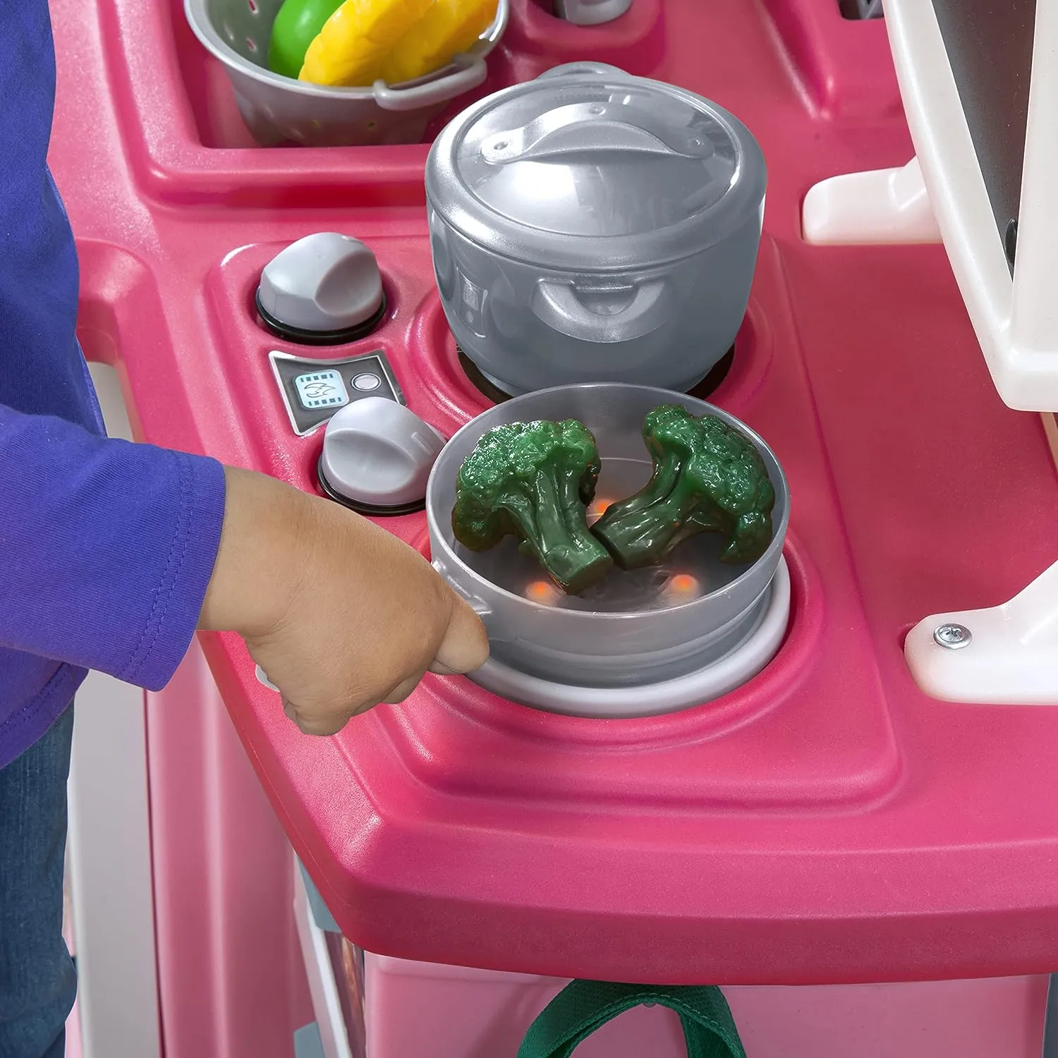 Step2 Great Gourmet Kids Kitchen Playset, Indoor/Outdoor Kitchenette, Interactive Play with Lights and Sounds, Made of Durable Plastic, Includes 33 Piece Toy Accessories, Toddlers 3  Years Old, Pink