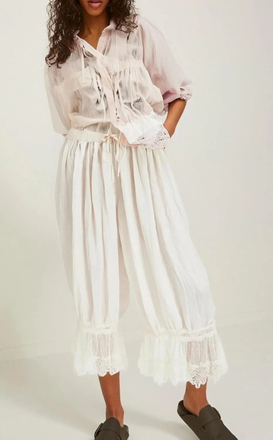 UAURORAO Women Lace Trim Long Bloomers Elastic Mid Rise Ruffle Pantaloons Cropped Flared Slips Pants Pajama Bottoms